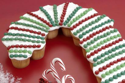 110_candycane_cupcakes_l