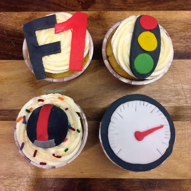 Race car & F1 cupcakes