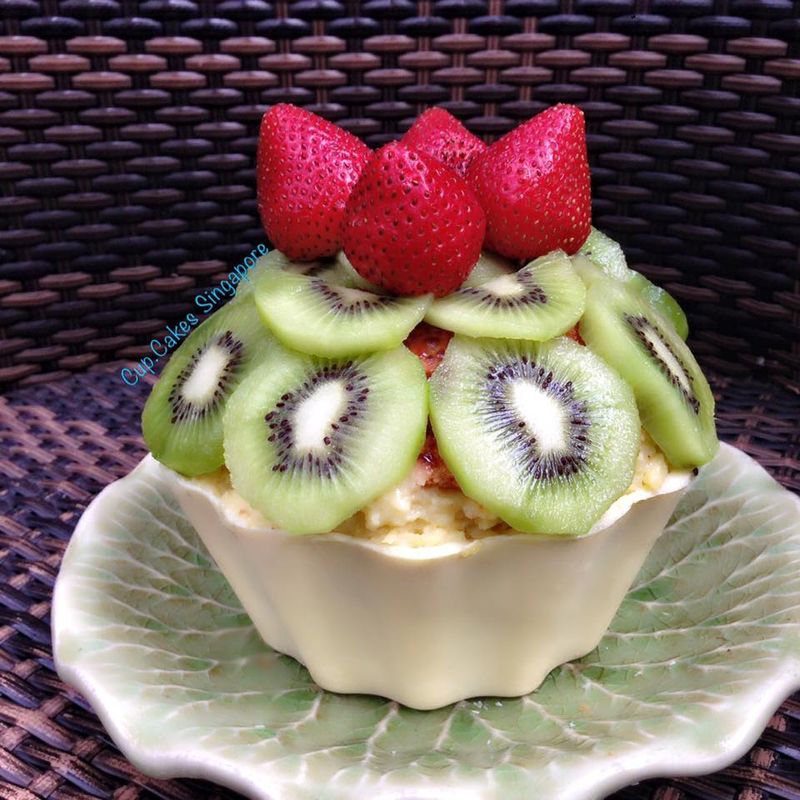 Giant cupcake 4