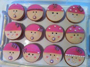 baby-shower-cupcakes-girl 1