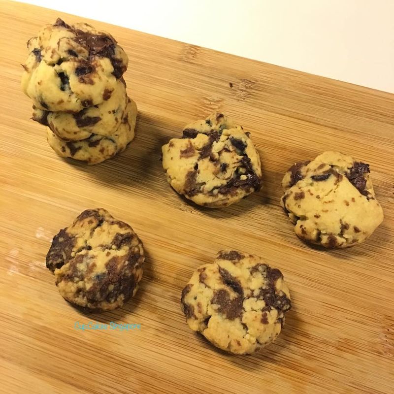 chocolate chip cookies 2