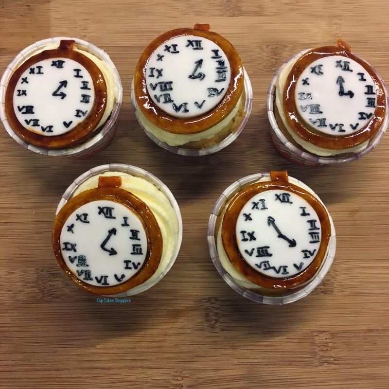 wonderland cupcakes 12
