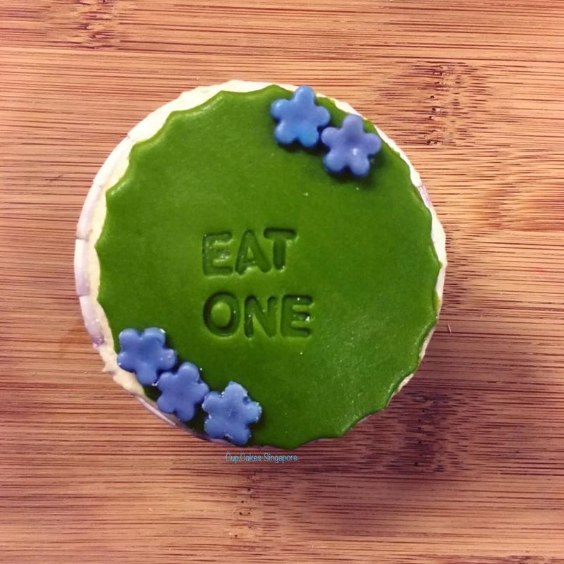 wonderland cupcakes 6